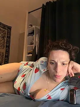 Snapshot of georginamoor chatting on 04.06.26 georginamoor online show from 04.06.26