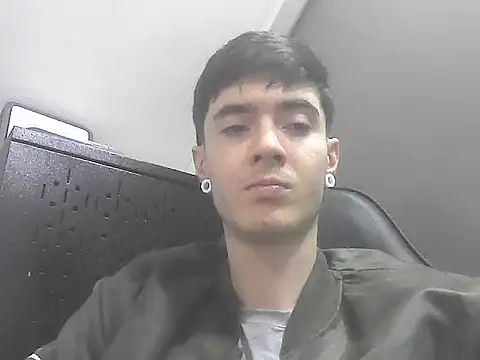 Snapshot of lio____ chatting on 05.17.26 lio online show from 05.17.26