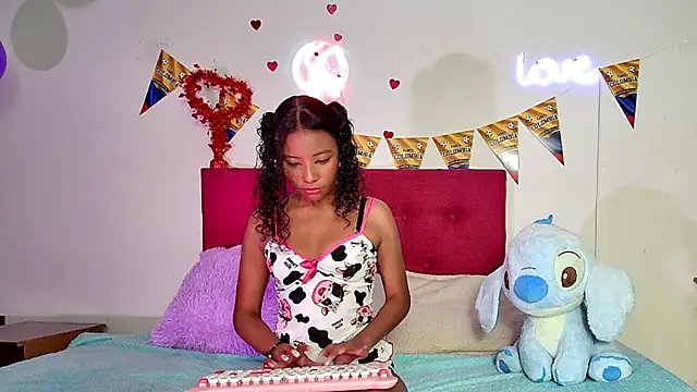 Snapshot of Ellie_Cute7 chatting on 07.13.26 Ellie Cute7 online show from 07.13.26