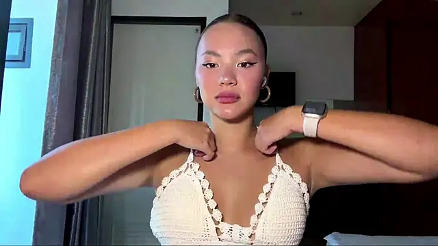 Snapshot of kamila_18_french chatting on 03.23.26 kamila 18 french online show from 03.23.26