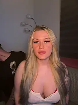 tiiffyy online show from 04.14.26