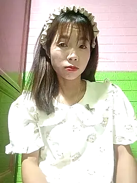 AmyLinee01 online show from 05.04.26