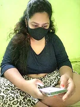 Snapshot of Papte- chatting on 04.19.26 Papte- online show from 04.19.26