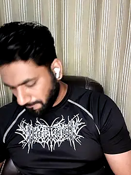 Snapshot of SurajKapoor09 chatting on 03.21.26 SurajKapoor09 online show from 03.21.26