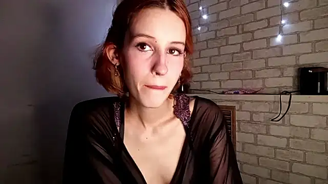 Snapshot of SirenFrost chatting on 06.13.26 SirenFrost online show from 06.13.26