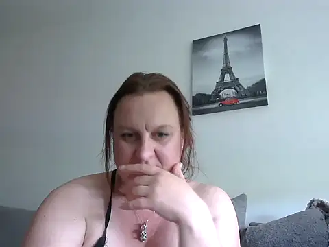 Snapshot of HotPussy785 chatting on 05.20.26 HotPussy785 online show from 05.20.26