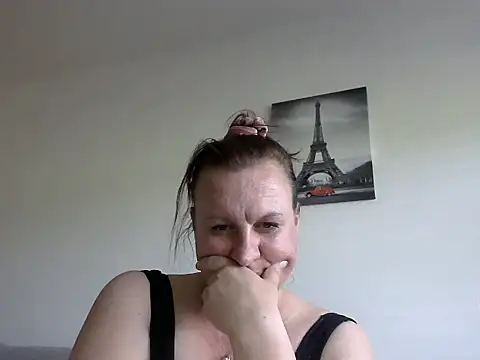 Snapshot of HotPussy785 chatting on 05.24.26 HotPussy785 online show from 05.24.26