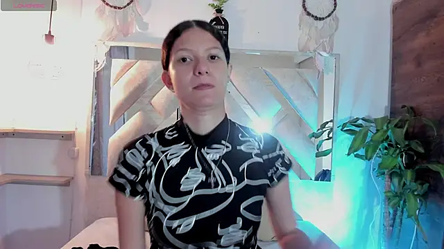 sofy bonnet1 online show from 04.24.26