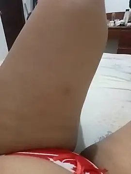 Snapshot of sexymomsn chatting on 07.17.26 sexymomsn online show from 07.17.26