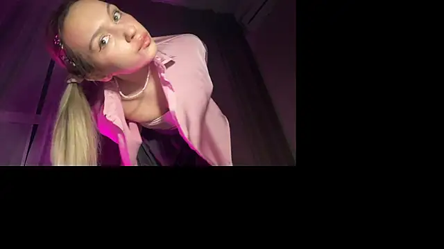 Candy Loveee online show from 03.25.26