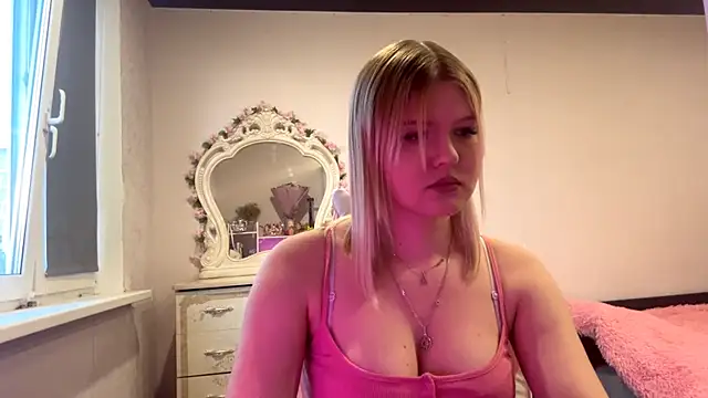 Snapshot of SweettAnny chatting on 05.15.26 SweettAnny online show from 05.15.26