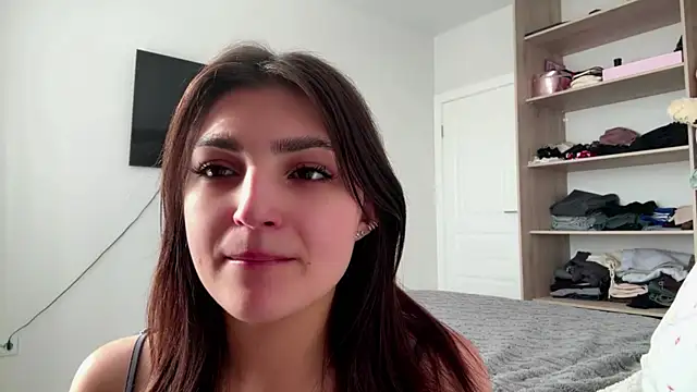 Snapshot of GlitchSiren chatting on 03.22.26 GlitchSiren online show from 03.22.26