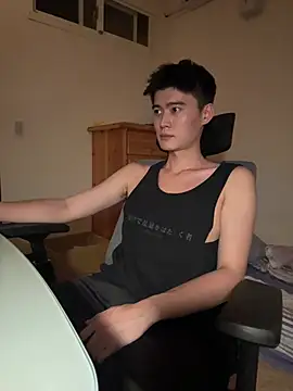 Snapshot of CalvinHY chatting on 06.19.26 CalvinHY online show from 06.19.26