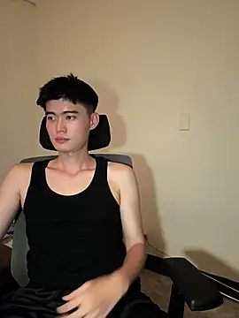 Snapshot of CalvinHY chatting on 07.31.26 CalvinHY online show from 07.31.26