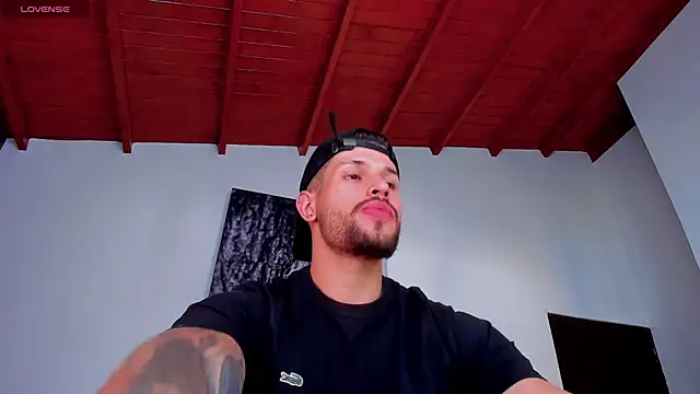 Snapshot of Santos_ramirez1 chatting on 04.12.26 Santos ramirez1 online show from 04.12.26