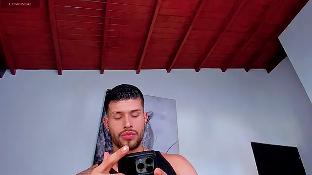 Snapshot of Santos_ramirez1 chatting on 04.20.26 Santos ramirez1 online show from 04.20.26