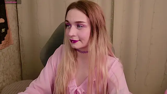 Snapshot of lucysussy chatting on 07.12.26 lucysussy online show from 07.12.26