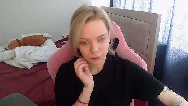 TenderChloe online show from 06.08.26