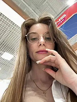 Snapshot of FReyja_44 chatting on 06.05.26 FReyja 44 online show from 06.05.26