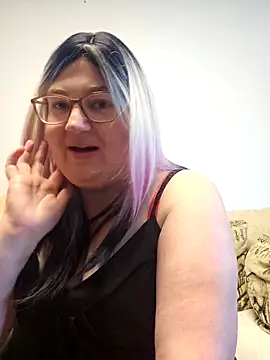 Snapshot of xXLunaBlissXx chatting on 05.13.26 xXLunaBlissXx online show from 05.13.26
