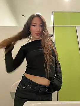 Snapshot of SaintSquirt chatting on 04.23.26 SaintSquirt online show from 04.23.26