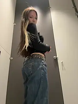 Snapshot of SaintSquirt chatting on 06.11.26 SaintSquirt online show from 06.11.26