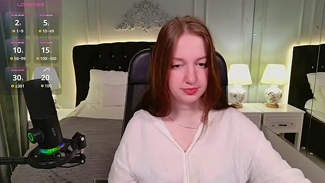 Snapshot of Elisabeth_Binder chatting on 06.04.26 Elisabeth Binder online show from 06.04.26