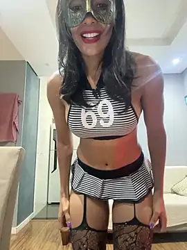 Snapshot of Apollo_Lunna chatting on 05.19.26 Apollo Lunna online show from 05.19.26