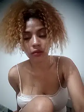 Snapshot of SolashLitzy_Curly chatting on 06.01.26 SolashLitzy Curly online show from 06.01.26