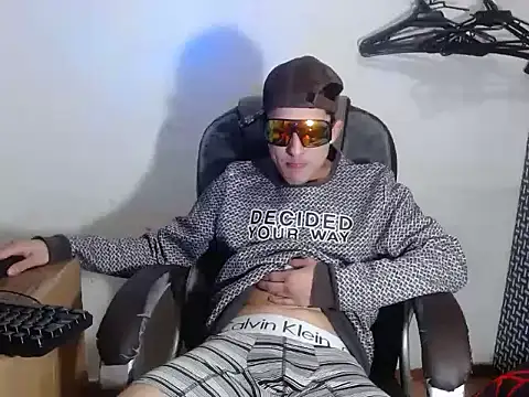 SexyboyHot2000 online show from 06.04.26