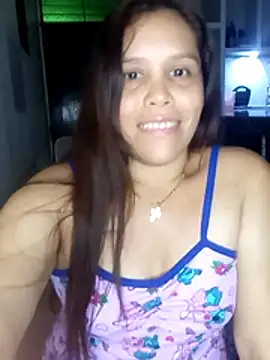 Snapshot of alexandra-queen chatting on 04.28.26 alexandra-queen online show from 04.28.26