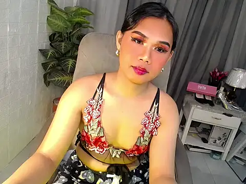 Snapshot of Yourgorgeousmarge chatting on 04.21.26 Yourgorgeousmarge online show from 04.21.26