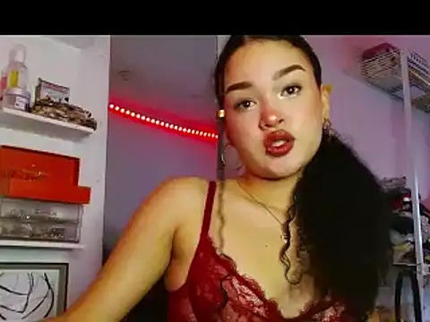 Snapshot of angel_lust1 chatting on 05.15.26 angel lust1 online show from 05.15.26