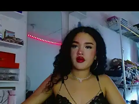 Snapshot of angel_lust1 chatting on 05.20.26 angel lust1 online show from 05.20.26