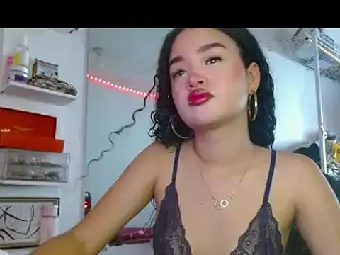 Snapshot of angel_lust1 chatting on 05.26.26 angel lust1 online show from 05.26.26