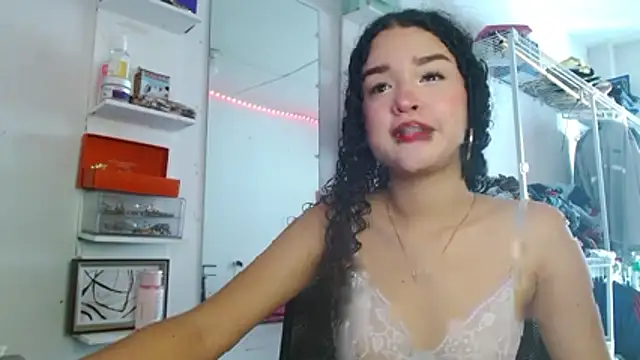 Snapshot of angel_lust1 chatting on 05.28.26 angel lust1 online show from 05.28.26