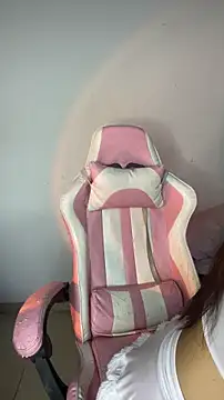 alexandra x  online show from 04.04.26