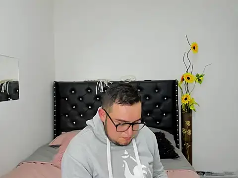 Snapshot of Xavier_Blaze chatting on 03.25.26 Xavier Blaze online show from 03.25.26