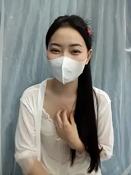 Snapshot of Xiangchuu chatting on 04.22.26 Xiangchuu online show from 04.22.26