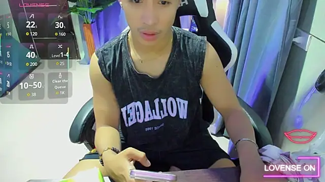 Snapshot of Molly_McQueen chatting on 03.27.26 Molly McQueen online show from 03.27.26