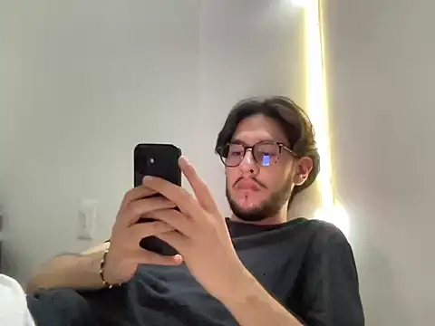 Snapshot of HornyPizzaBoyX chatting on 03.26.26 HornyPizzaBoyX online show from 03.26.26