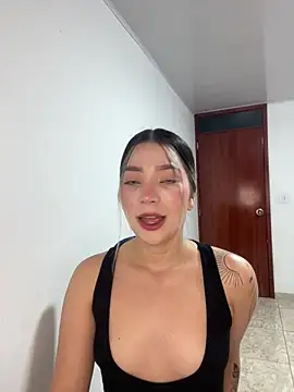 Snapshot of Catalina_bel chatting on 04.27.26 Catalina bel online show from 04.27.26