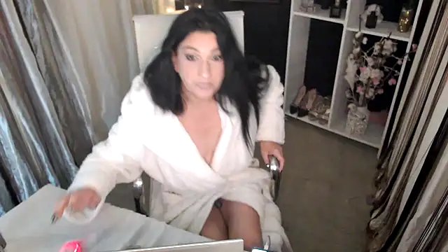 DreamLove2020 online show from 10.19.25