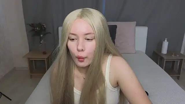 Snapshot of MelissaAvis chatting on 07.13.26 MelissaAvis online show from 07.13.26