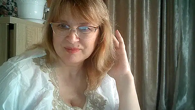 Snapshot of Alina-malina66 chatting on 06.05.26 Alina-malina66 online show from 06.05.26