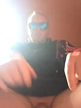 Snapshot of Ylidd chatting on 03.27.26 Ylidd online show from 03.27.26