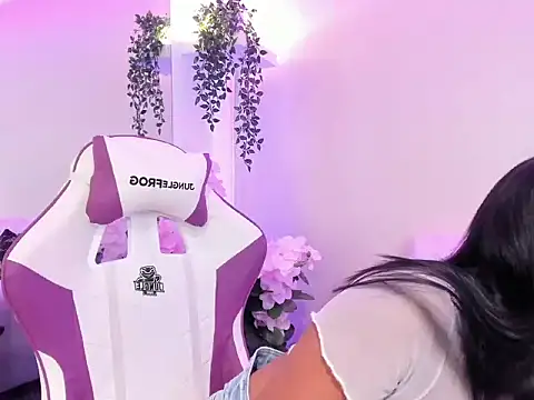 Snapshot of Daphnie_Foxx chatting on 04.10.26 Daphnie Foxx online show from 04.10.26