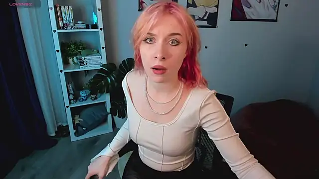 Snapshot of miraiakik chatting on 05.24.26 miraiakik online show from 05.24.26