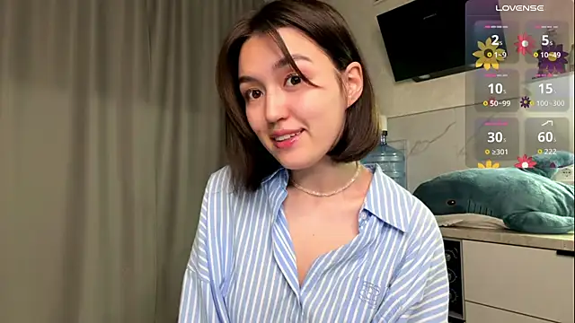 Snapshot of lilysolar chatting on 06.09.26 lilysolar online show from 06.09.26