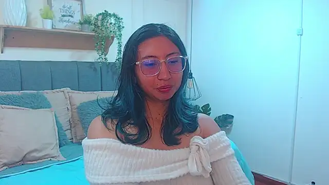Snapshot of Violet_2003 chatting on 03.27.26 Violet 2003 online show from 03.27.26